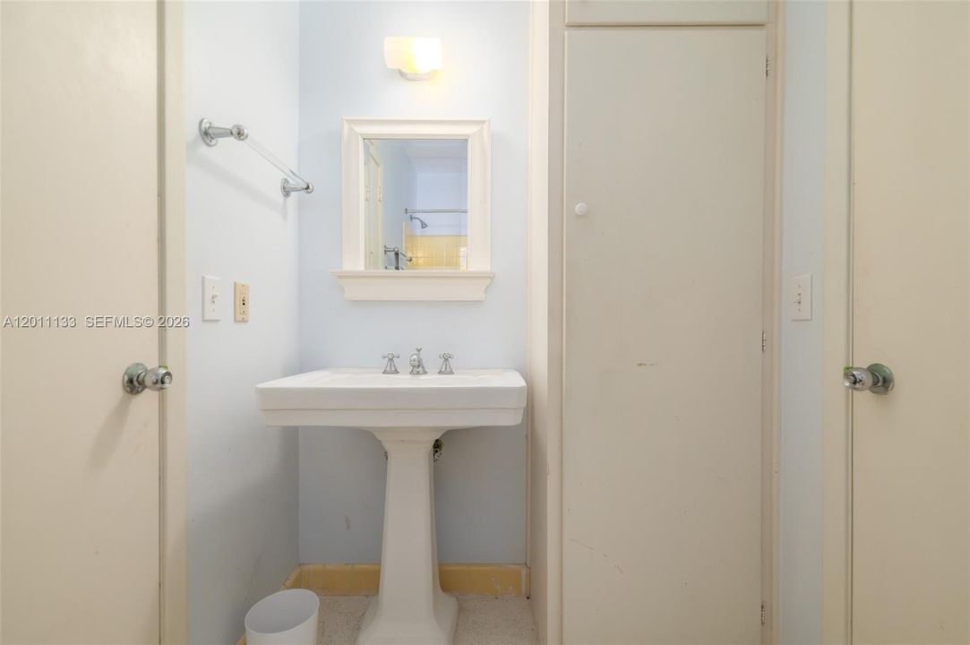 For Sale: $7,900,000 (7 beds, 5 baths, 3081 Square Feet)