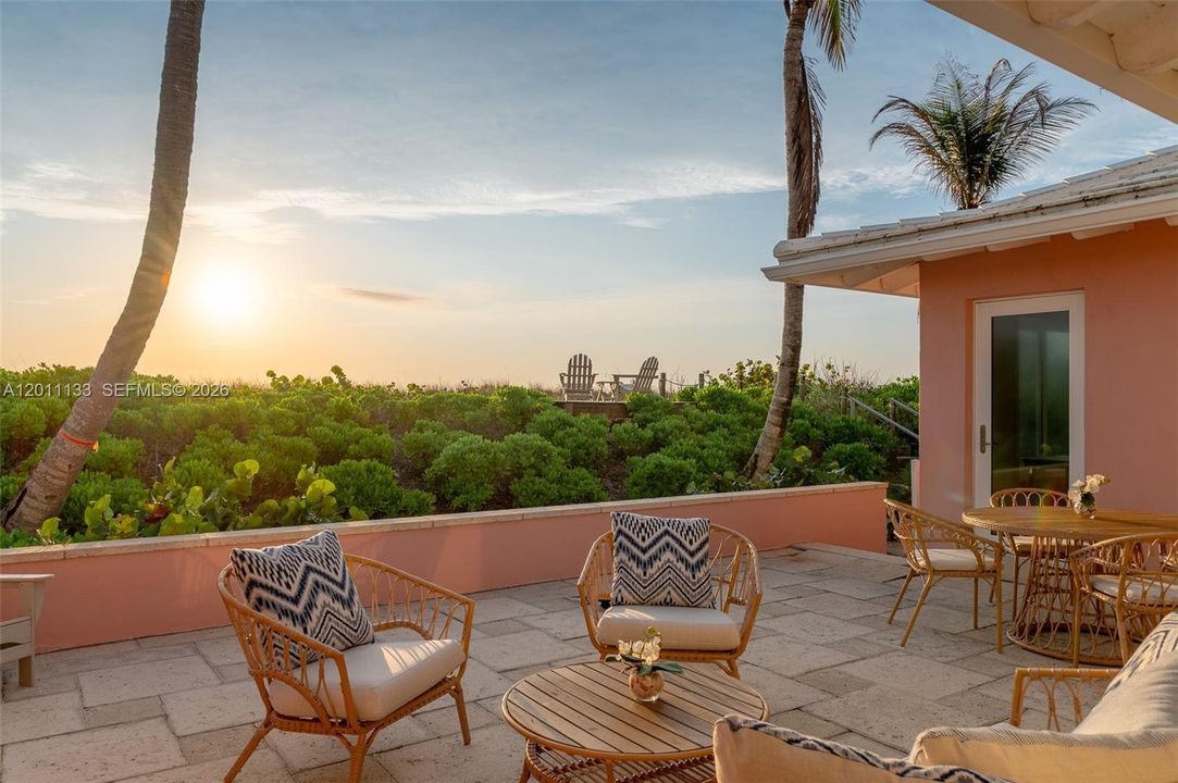 For Sale: $7,900,000 (7 beds, 5 baths, 3081 Square Feet)