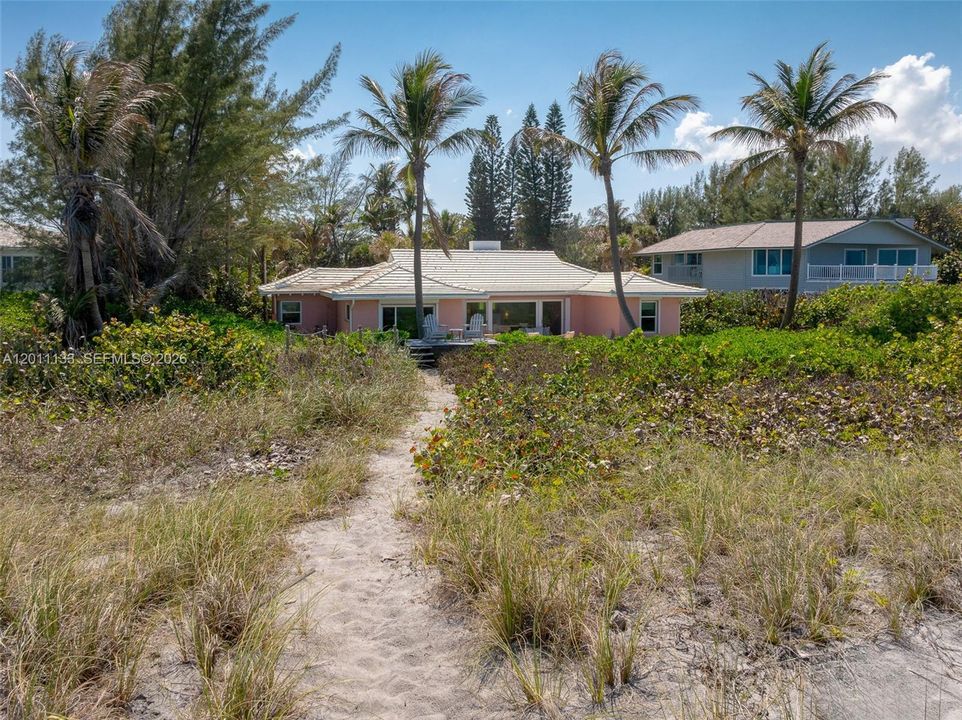 For Sale: $7,900,000 (7 beds, 5 baths, 3081 Square Feet)