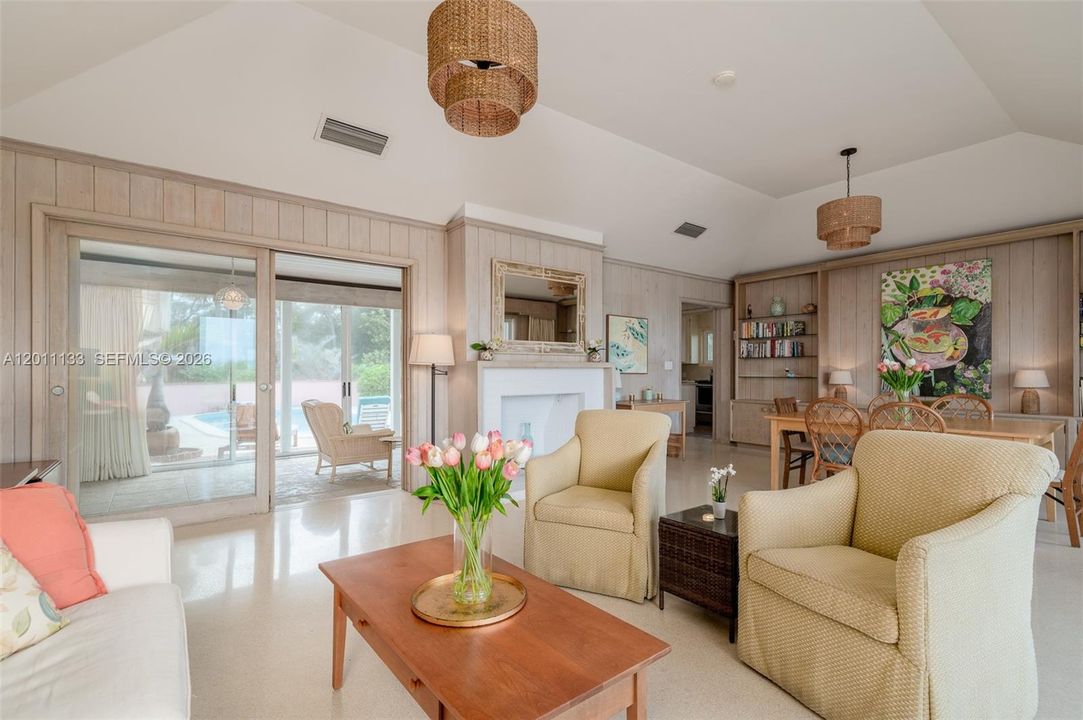 For Sale: $7,900,000 (7 beds, 5 baths, 3081 Square Feet)