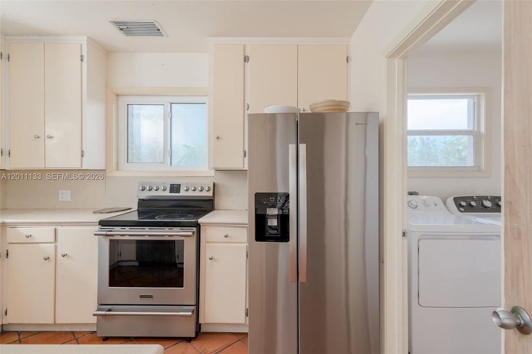 For Sale: $7,900,000 (7 beds, 5 baths, 3081 Square Feet)