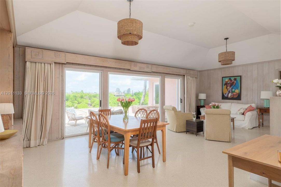 For Sale: $7,900,000 (7 beds, 5 baths, 3081 Square Feet)