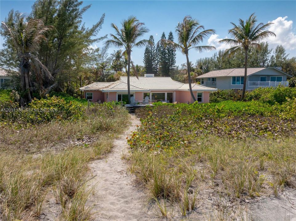 For Sale: $7,900,000 (7 beds, 5 baths, 3081 Square Feet)