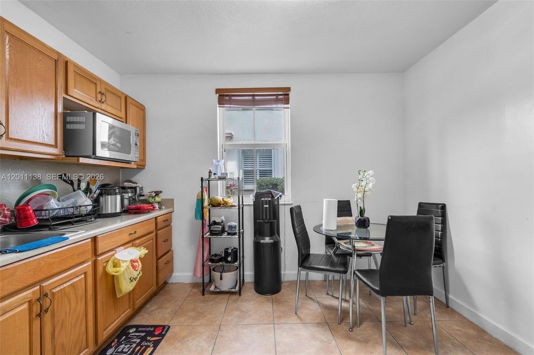 En Venta: $450,000 (3 camas, 2 baños, 1361 Pies cuadrados)
