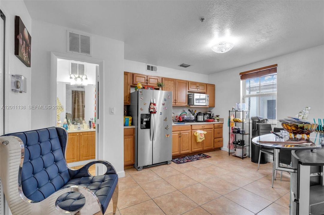 En Venta: $450,000 (3 camas, 2 baños, 1361 Pies cuadrados)