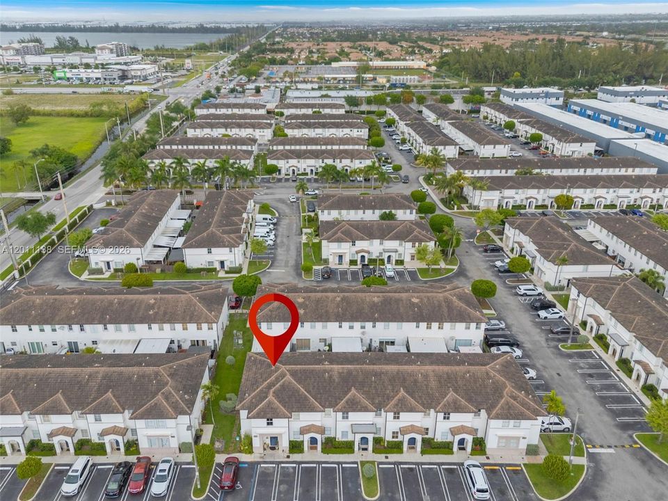 En Venta: $450,000 (3 camas, 2 baños, 1361 Pies cuadrados)