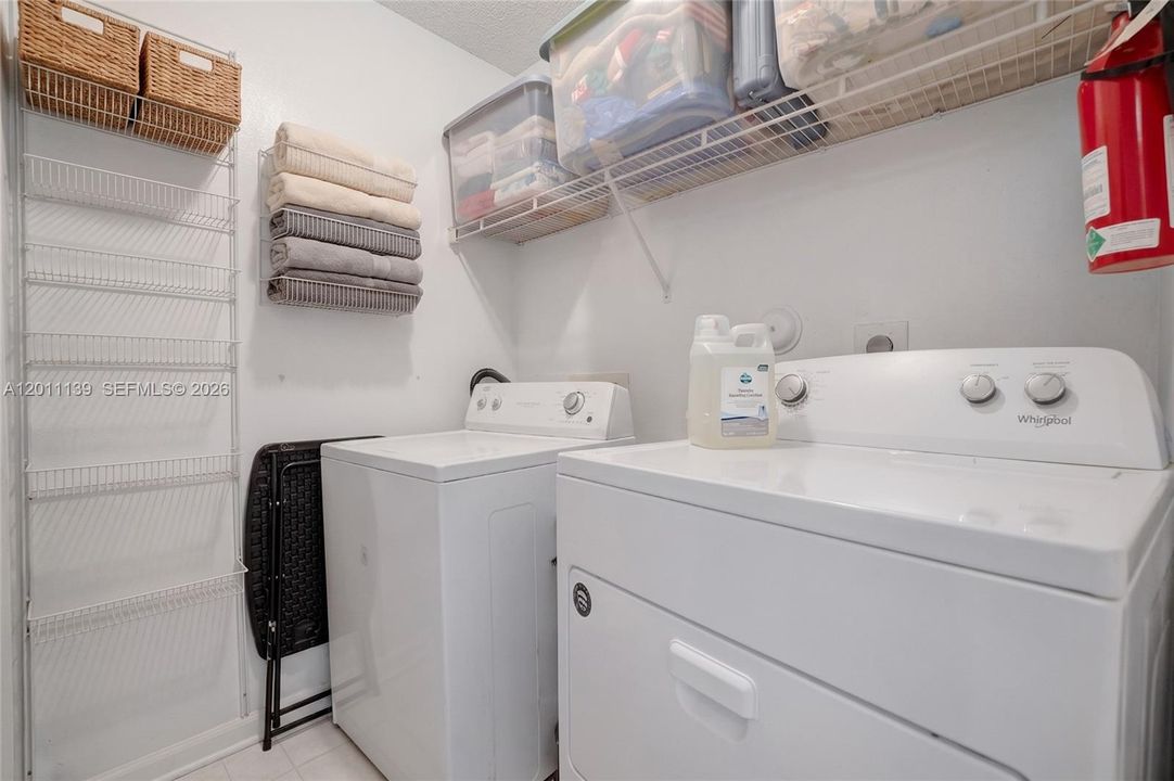 Activo con contrato: $445,000 (3 camas, 2 baños, 1368 Pies cuadrados)