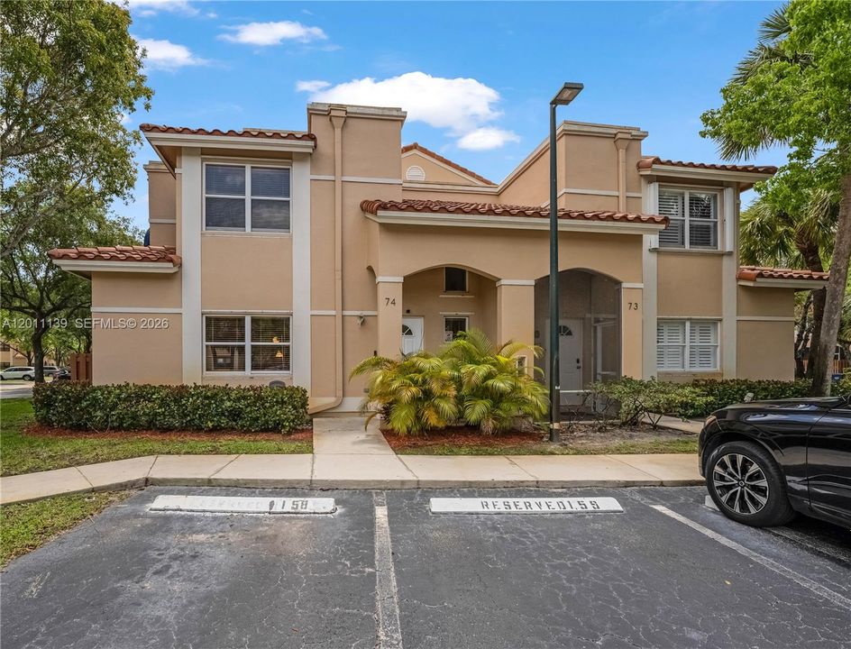 Activo con contrato: $445,000 (3 camas, 2 baños, 1368 Pies cuadrados)