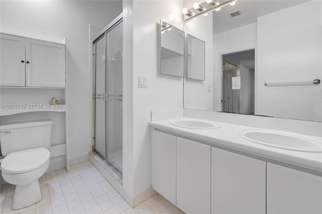 Activo con contrato: $445,000 (3 camas, 2 baños, 1368 Pies cuadrados)