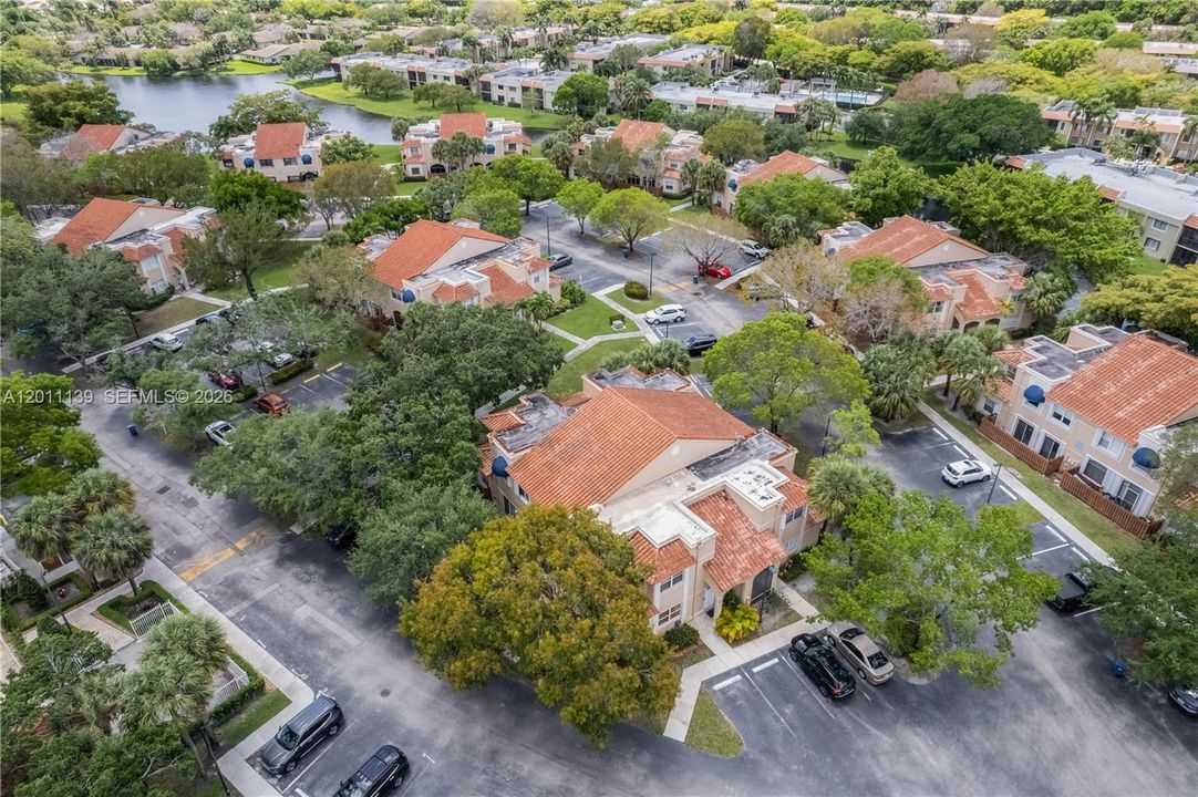 Activo con contrato: $445,000 (3 camas, 2 baños, 1368 Pies cuadrados)