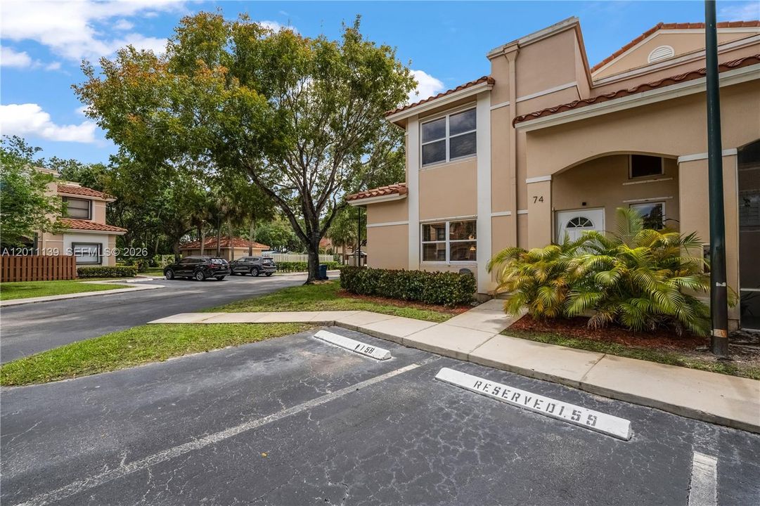 Activo con contrato: $445,000 (3 camas, 2 baños, 1368 Pies cuadrados)
