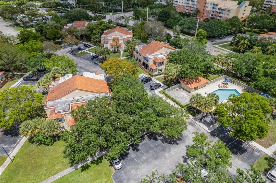 Activo con contrato: $445,000 (3 camas, 2 baños, 1368 Pies cuadrados)