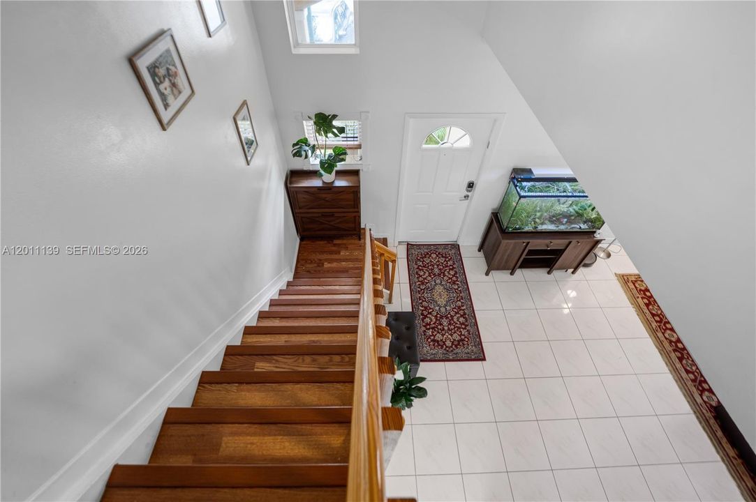 Activo con contrato: $445,000 (3 camas, 2 baños, 1368 Pies cuadrados)