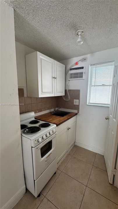 For Rent: $1,300 (0 beds, 1 baths, 1487 Square Feet)