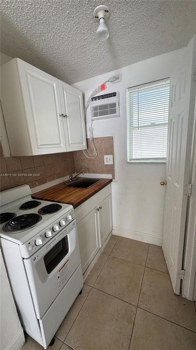 For Rent: $1,300 (0 beds, 1 baths, 1487 Square Feet)