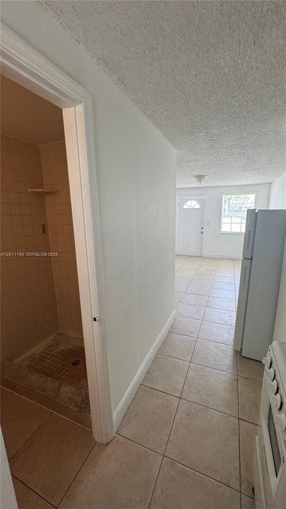 For Rent: $1,300 (0 beds, 1 baths, 1487 Square Feet)