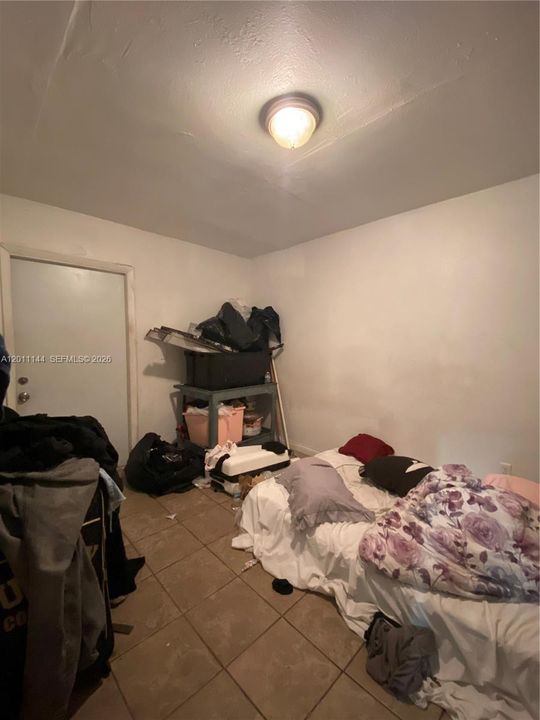 En Venta: $335,000 (4 camas, 2 baños, 1302 Pies cuadrados)