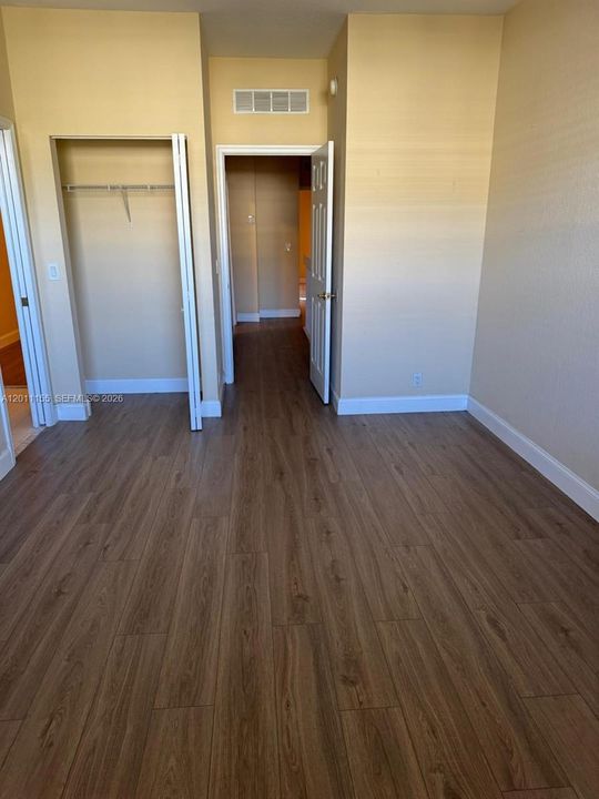 Activo con contrato: $345,000 (3 camas, 2 baños, 1574 Pies cuadrados)