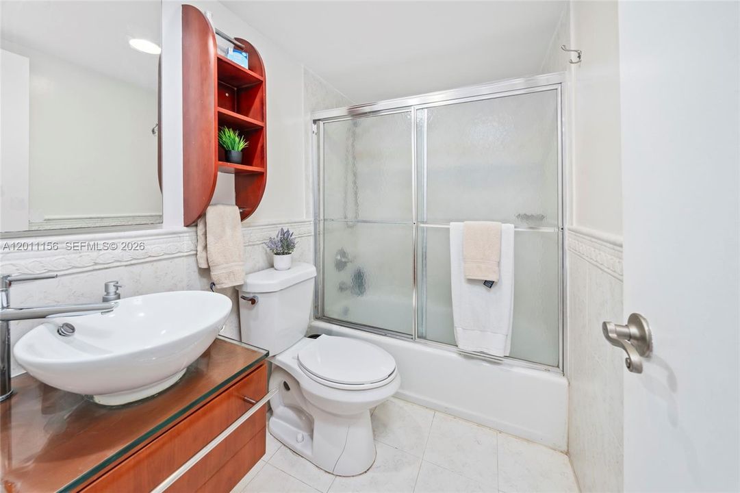 На продажу: $339,000 (2 спален, 2 ванн, 1188 Квадратных фут)