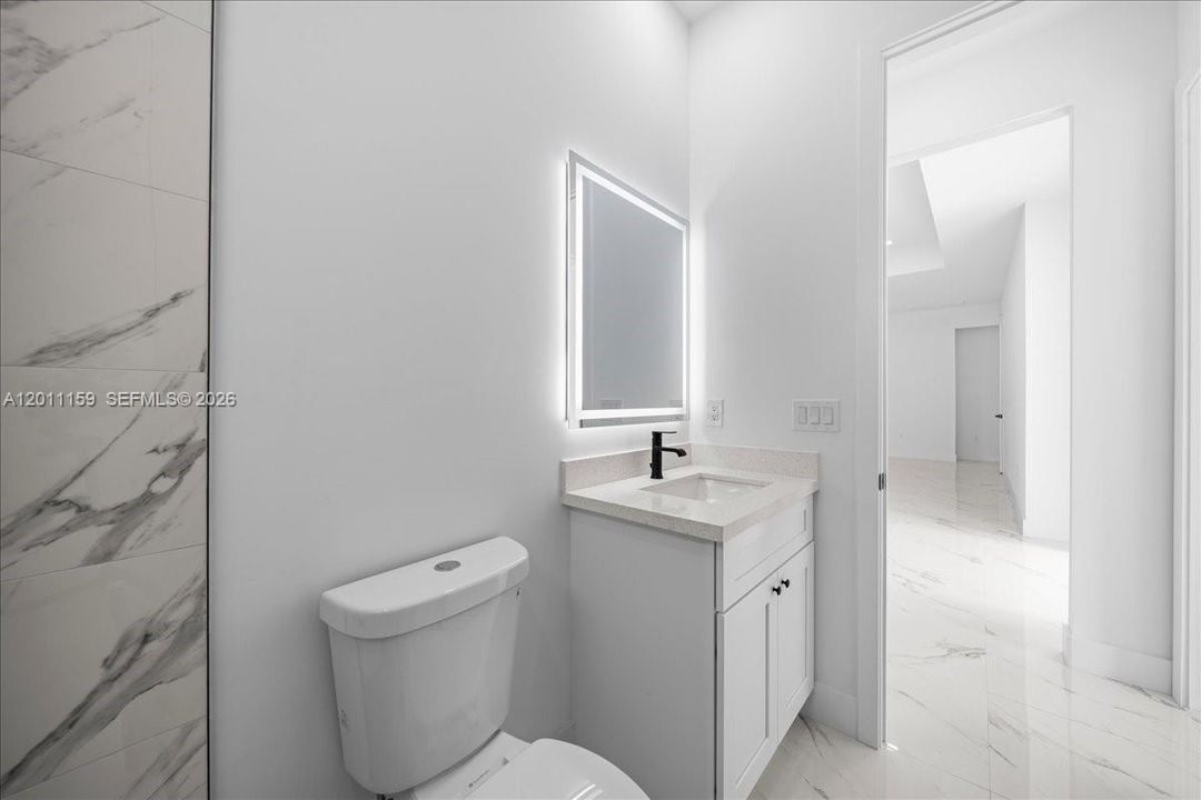En Venta: $459,900 (4 camas, 2 baños, 1842 Pies cuadrados)
