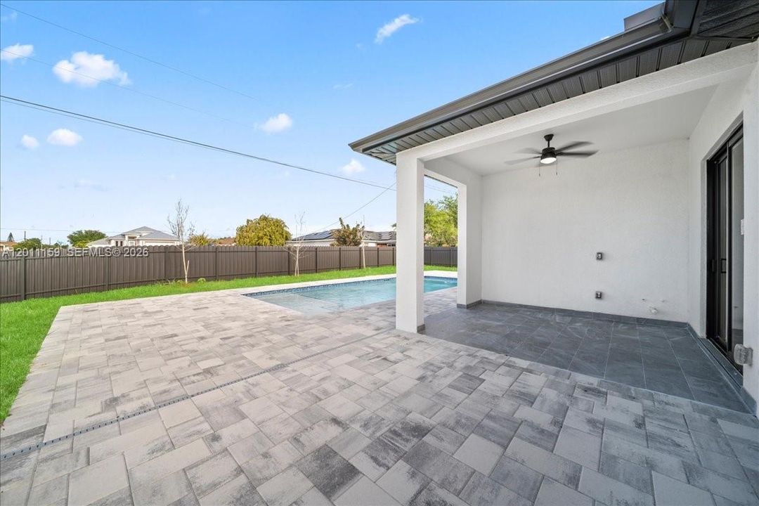 En Venta: $459,900 (4 camas, 2 baños, 1842 Pies cuadrados)