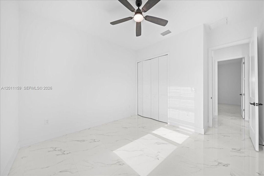 En Venta: $459,900 (4 camas, 2 baños, 1842 Pies cuadrados)
