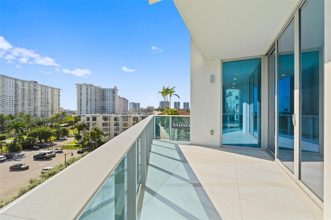 For Sale: $1,750,000 (3 beds, 3 baths, 1964 Square Feet)