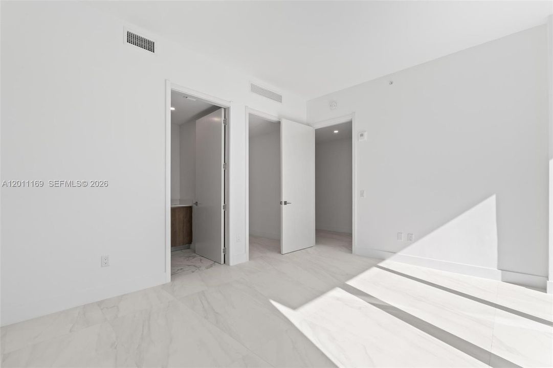 For Sale: $1,750,000 (3 beds, 3 baths, 1964 Square Feet)