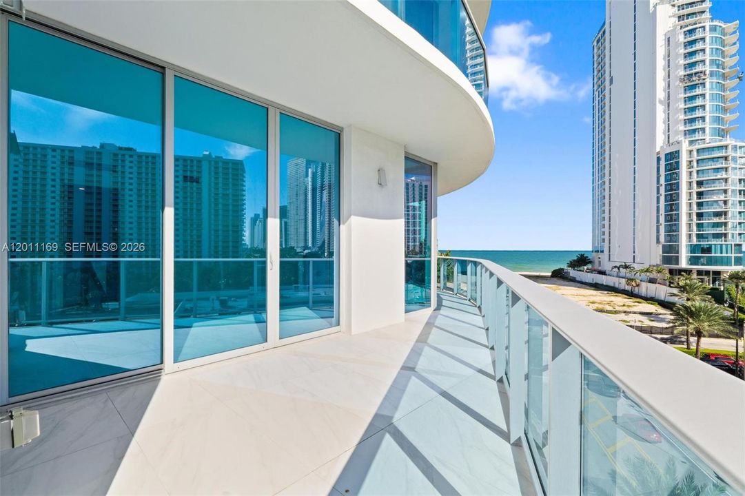 For Sale: $1,750,000 (3 beds, 3 baths, 1964 Square Feet)