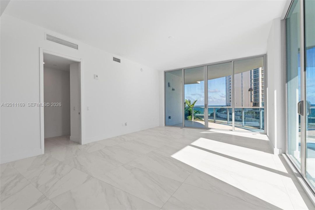For Sale: $1,750,000 (3 beds, 3 baths, 1964 Square Feet)