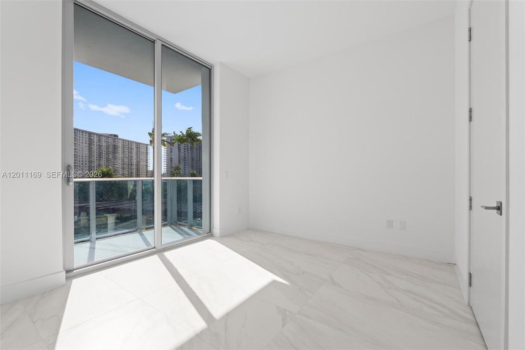 For Sale: $1,750,000 (3 beds, 3 baths, 1964 Square Feet)