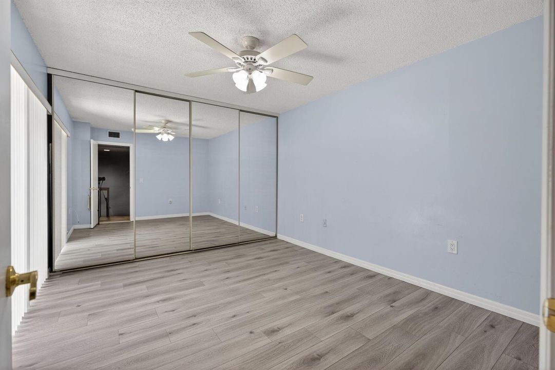 2nd bedroom with closets