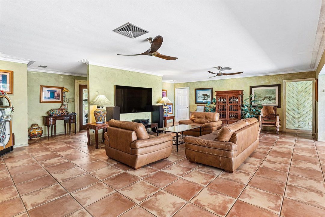 920 Emerald Row (9)