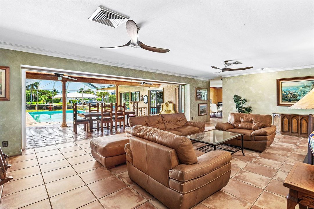 920 Emerald Row (7)