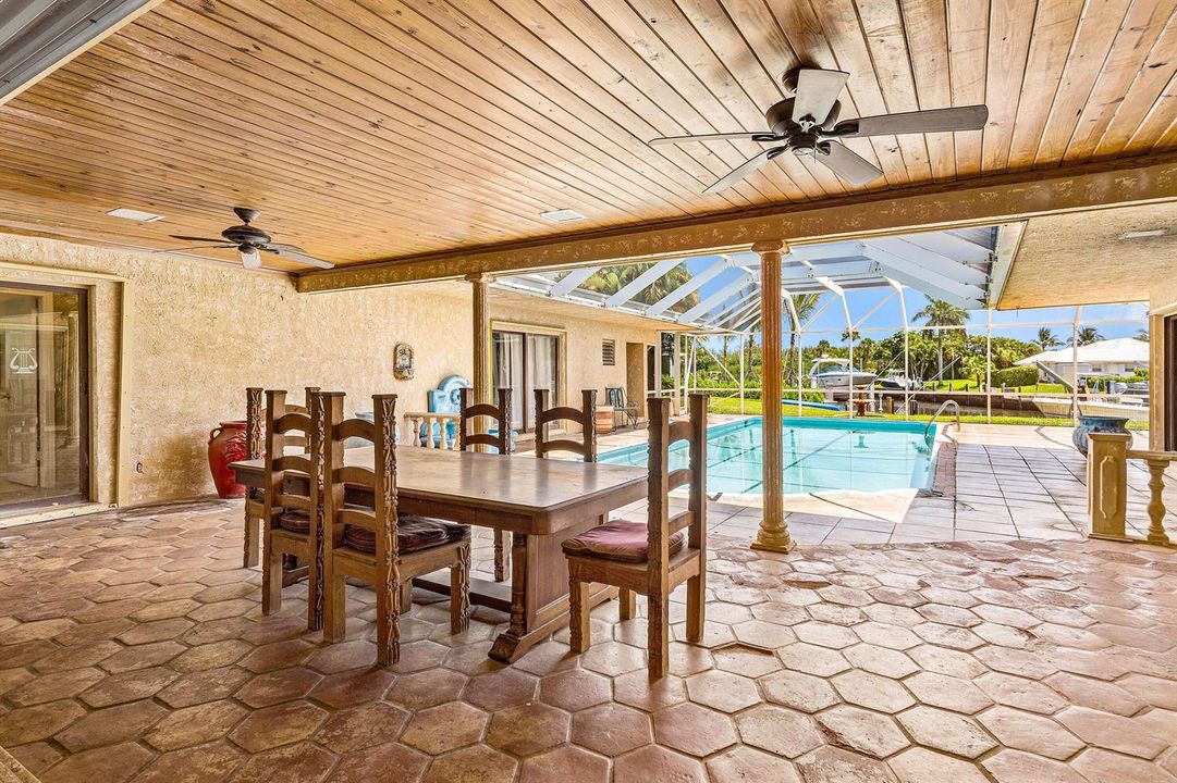 920 Emerald Row (23)