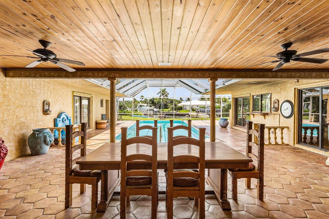 920 Emerald Row (28)
