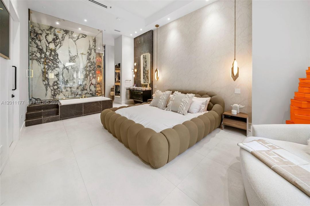 For Sale: $1,975,000 (2 beds, 2 baths, 2093 Square Feet)