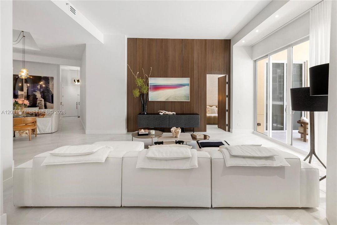 For Sale: $1,975,000 (2 beds, 2 baths, 2093 Square Feet)