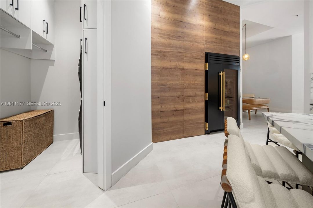 For Sale: $1,975,000 (2 beds, 2 baths, 2093 Square Feet)