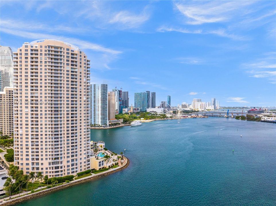 For Sale: $1,975,000 (2 beds, 2 baths, 2093 Square Feet)