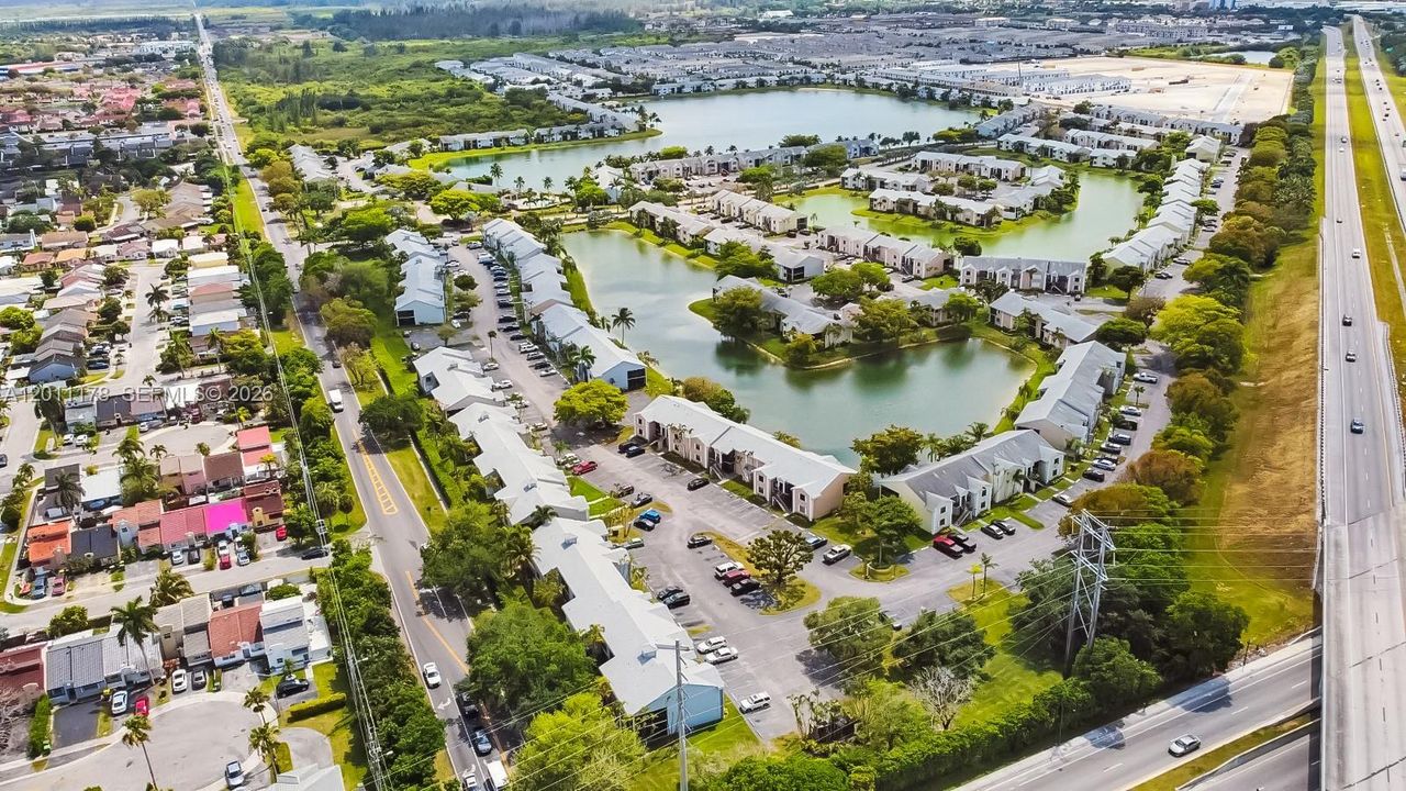 出租: $1,700 (1 贝兹, 1 浴室, 685 平方英尺)