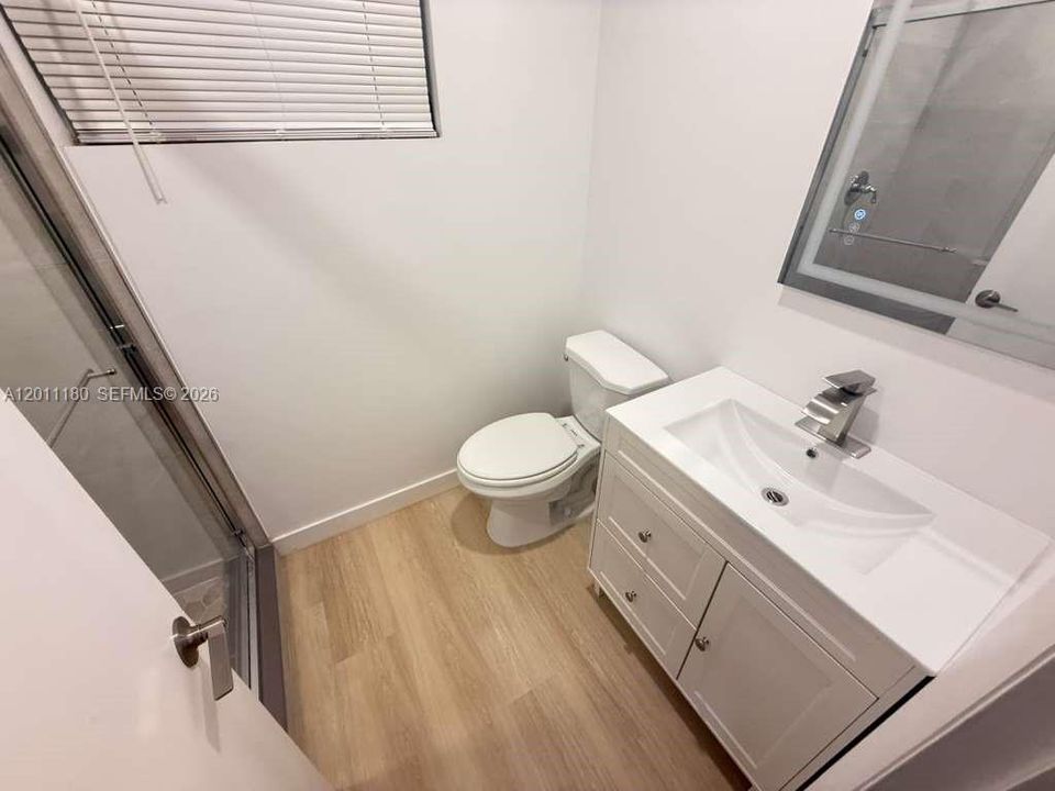 Под контрактом: $3,400 (2 спален, 2 ванн, 1060 Квадратных фут)