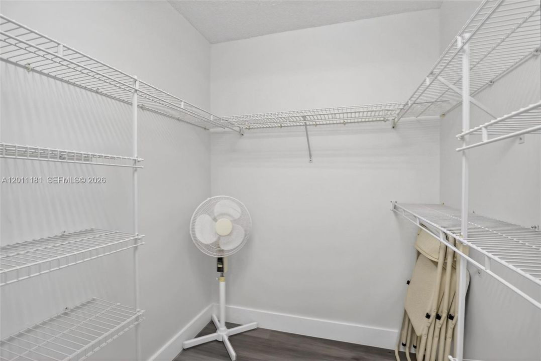 Active With Contract: $2,200 (2 beds, 2 baths, 1137 Square Feet)