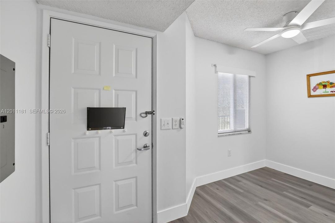 Active With Contract: $2,200 (2 beds, 2 baths, 1137 Square Feet)