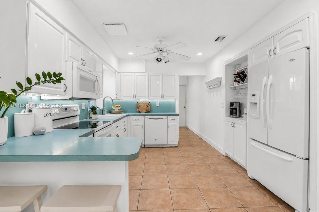 Activo con contrato: $1,250,000 (4 camas, 3 baños, 3193 Pies cuadrados)