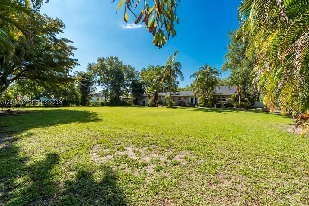 Activo con contrato: $1,250,000 (4 camas, 3 baños, 3193 Pies cuadrados)