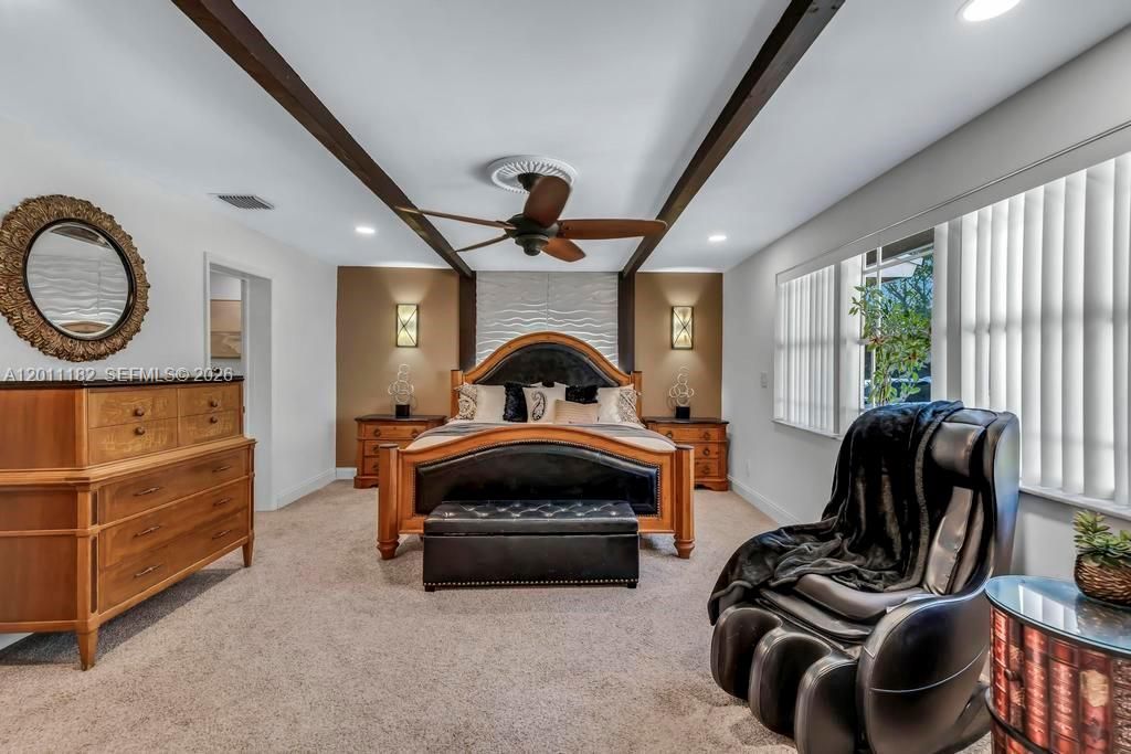 Activo con contrato: $1,250,000 (4 camas, 3 baños, 3193 Pies cuadrados)