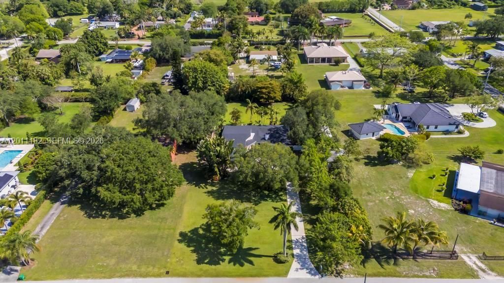 Activo con contrato: $1,250,000 (4 camas, 3 baños, 3193 Pies cuadrados)