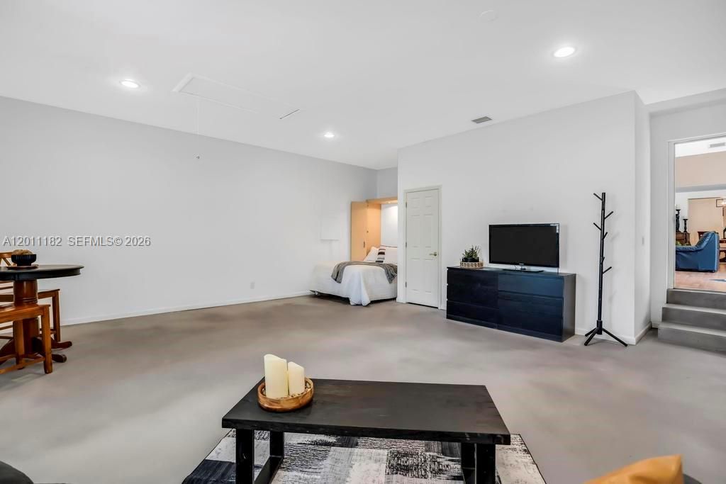 Activo con contrato: $1,250,000 (4 camas, 3 baños, 3193 Pies cuadrados)