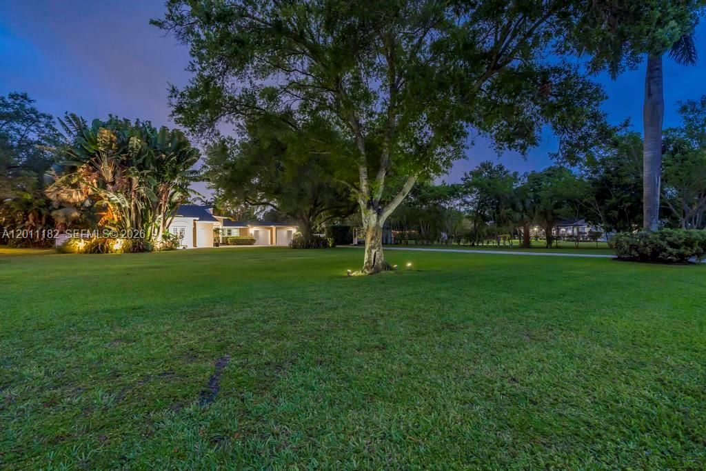 Activo con contrato: $1,250,000 (4 camas, 3 baños, 3193 Pies cuadrados)